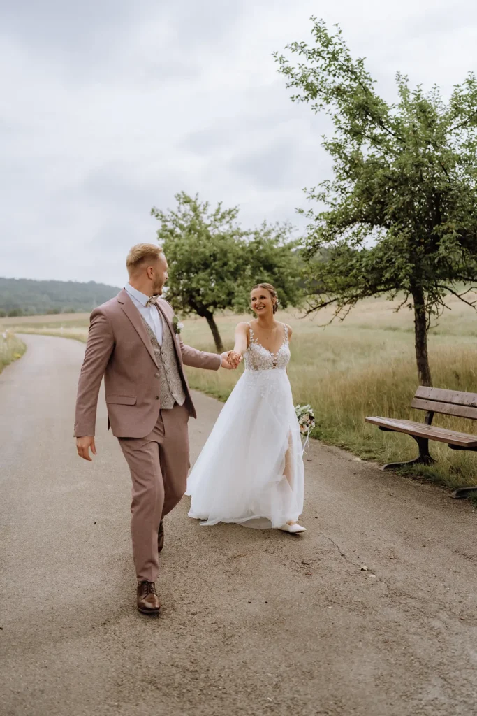selina-goller-fotografie-hochzeitsfotografin-hochzeit-kirchliche-trauung-brautpaarshooting